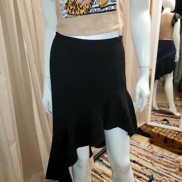 Stradivarius Black Assymetrical skirt - Picture 6 of 7
